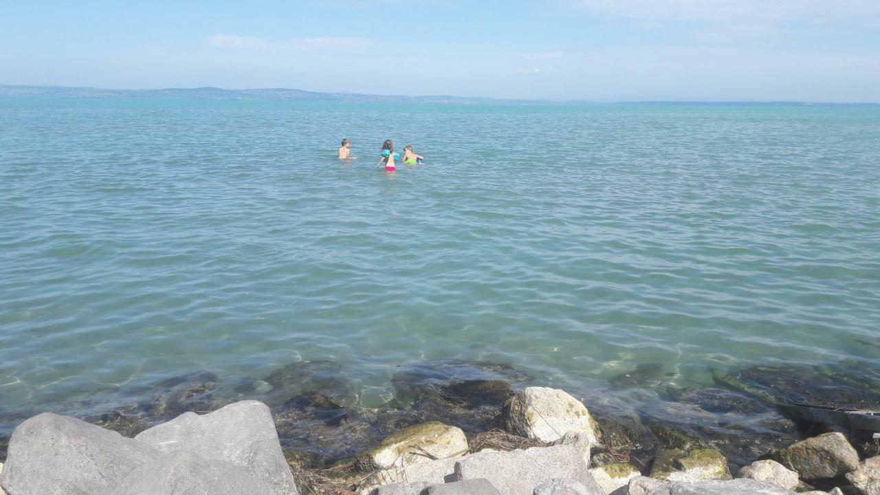 Siofoki Vizparti Nyaralo - Lakeside Apartment Εξωτερικό φωτογραφία