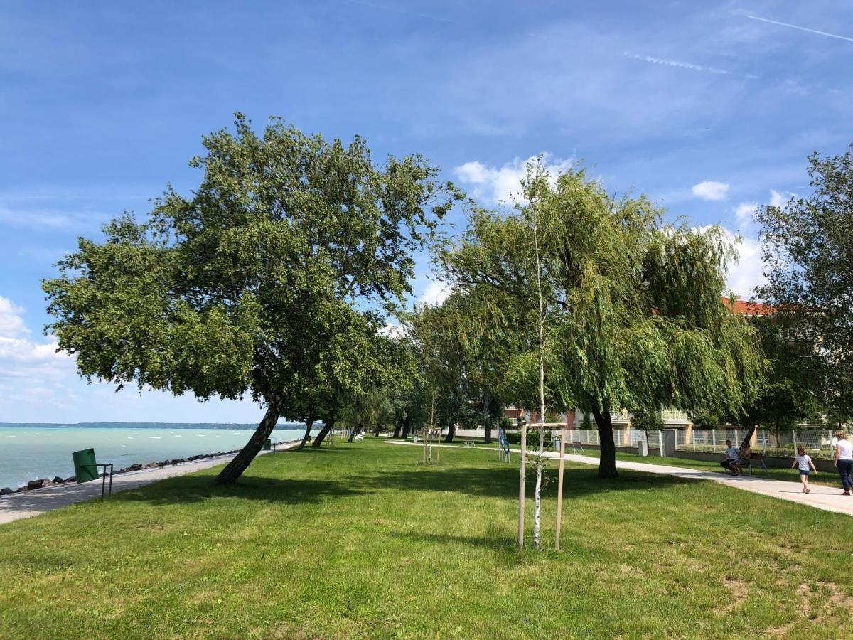 Siofoki Vizparti Nyaralo - Lakeside Apartment Εξωτερικό φωτογραφία